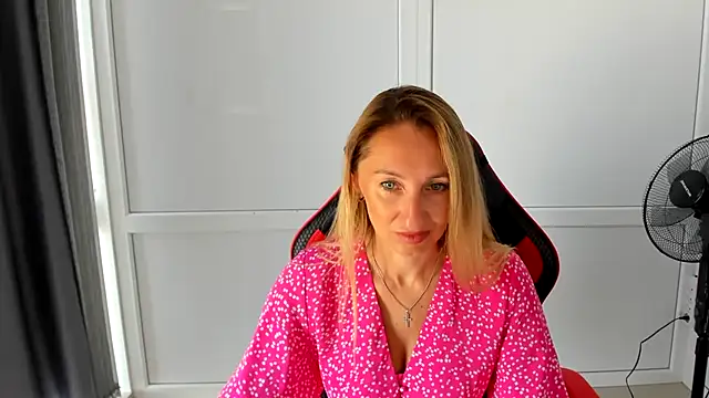 LilyDreamm online show from 07-01-26, 06:14