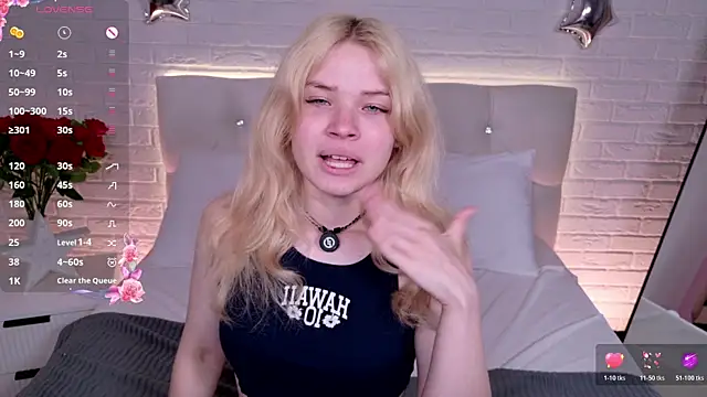 Snapshot of ChloeWells chatting on 07-24-26, 03:35 ChloeWells online show from 07-24-26, 03:35