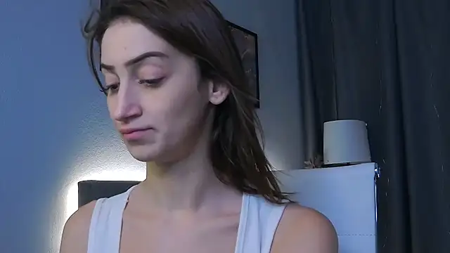 Snapshot of SofiaHill chatting on 08-03-26, 12:22 SofiaHill online show from 08-03-26, 12:22