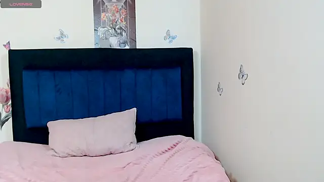 NATYXS online show from 06-18-26, 04:23