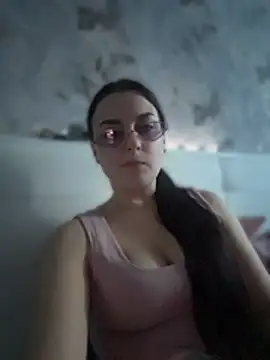Snapshot of SelenaWouleds chatting on 06-19-26, 05:52 SelenaWouleds online show from 06-19-26, 05:52