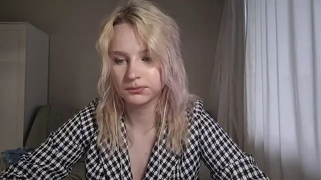 BloomMoon online show from 06-30-26, 12:16