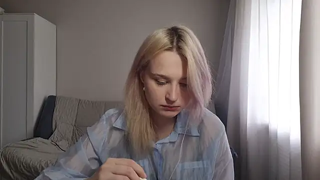 BloomMoon online show from 06-26-26, 11:05
