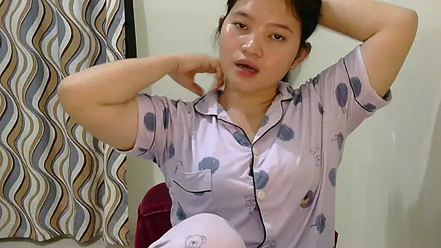 Fhwilloughbyxx online show from 06-20-26, 10:53