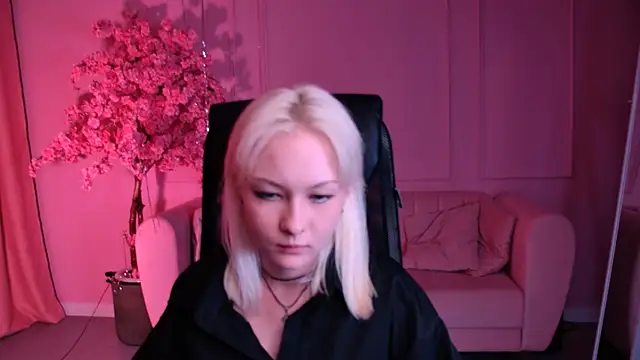 OliviaVale online show from 06-19-26, 01:50