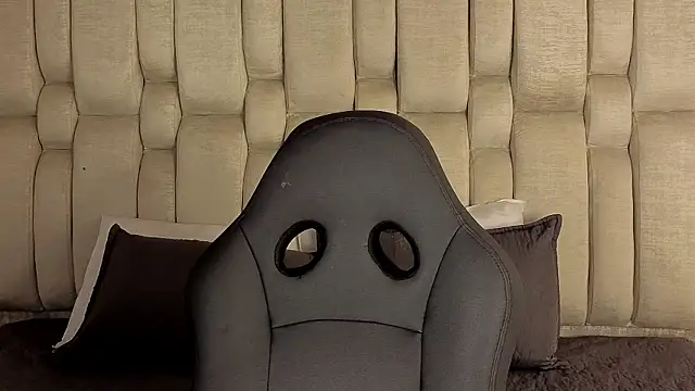 TinyVelvet online show from 06-20-26, 03:44