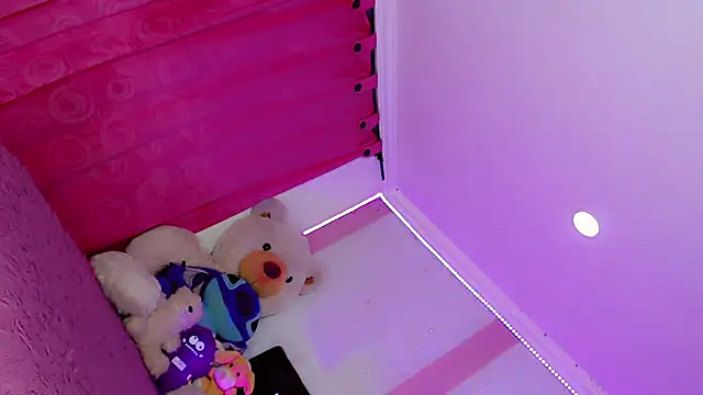 Snapshot of HeidiVanessa chatting on 07-18-26, 02:09 HeidiVanessa online show from 07-18-26, 02:09