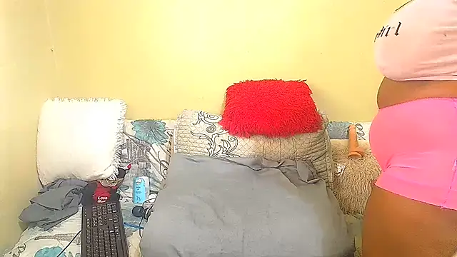 NoviaveeXXX online show from 07-28-26, 06:20