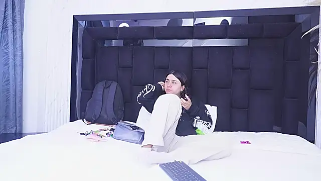 Snapshot of GabbyAndDominic chatting on 07-21-26, 12:39 GabbyAndDominic online show from 07-21-26, 12:39