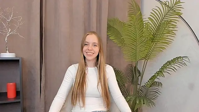 ChristiaSkeet online show from 06-20-26, 12:32