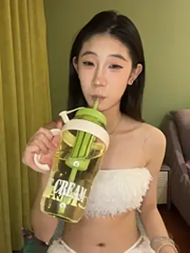 Lili15565 online show from 06-21-26, 03:51
