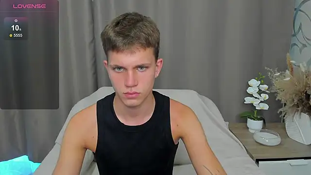 m0neyken online show from 08-10-26, 02:07
