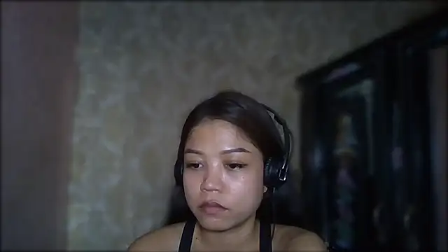 Snapshot of MicheleSigmond chatting on 06-21-26, 06:52 MicheleSigmond online show from 06-21-26, 06:52