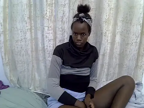 Snapshot of sexyeve1 chatting on 07-19-26, 02:14 sexyeve1 online show from 07-19-26, 02:14