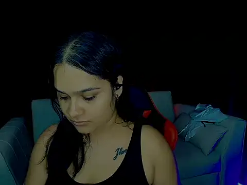 Snapshot of Yesenia26p chatting on 07-14-26, 11:33 Yesenia26p online show from 07-14-26, 11:33