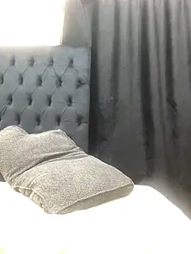 Kivelle28 online show from 08-03-26, 07:31