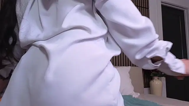Snapshot of MySweetSofie chatting on 07-10-26, 04:34 MySweetSofie online show from 07-10-26, 04:34