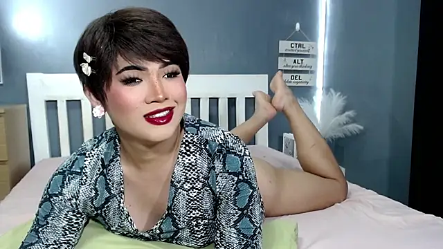 STUCK on YOU  online show from 11-17-25, 08:02