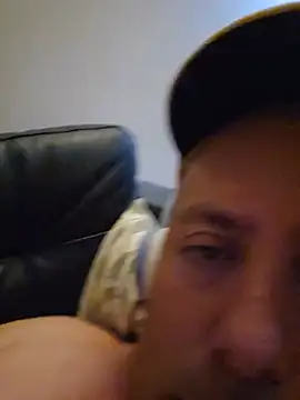 heterohotguy78 online show from 08-04-26, 06:12