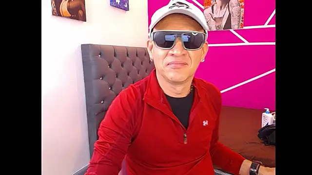 Cesirry  online show from 06-23-26, 07:34