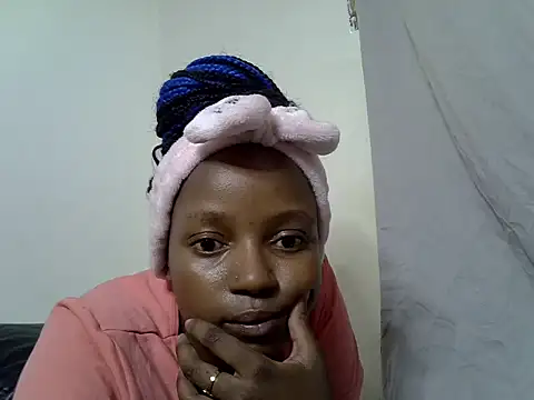Snapshot of Tash_berry chatting on 06-20-26, 10:20 Tash berry online show from 06-20-26, 10:20