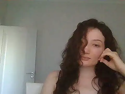 Snapshot of Calenyagi chatting on 07-10-26, 02:28 Calenyagi online show from 07-10-26, 02:28