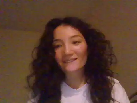 Snapshot of Calenyagi chatting on 06-27-26, 05:52 Calenyagi online show from 06-27-26, 05:52
