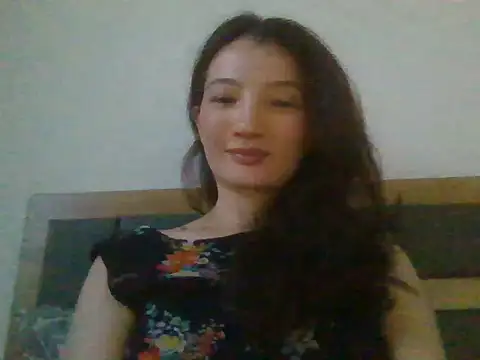Snapshot of Calenyagi chatting on 07-17-26, 02:58 Calenyagi online show from 07-17-26, 02:58