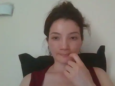 Snapshot of Calenyagi chatting on 06-26-26, 06:19 Calenyagi online show from 06-26-26, 06:19