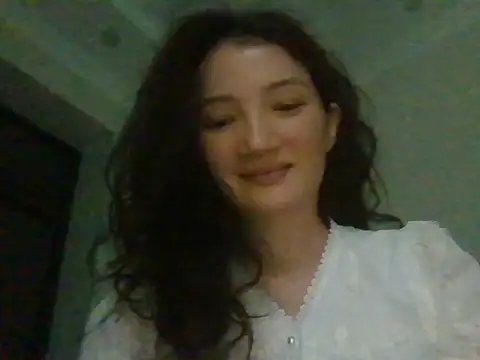 Snapshot of Calenyagi chatting on 07-21-26, 05:25 Calenyagi online show from 07-21-26, 05:25