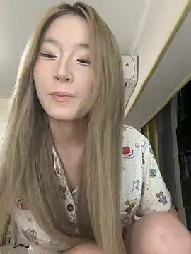 Snapshot of Uugirl00 chatting on 06-26-26, 01:17 Uugirl00 online show from 06-26-26, 01:17