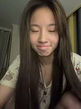 Snapshot of Uugirl00 chatting on 07-25-26, 03:40 Uugirl00 online show from 07-25-26, 03:40