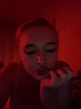 lyalyalii online show from 06-24-26, 05:55