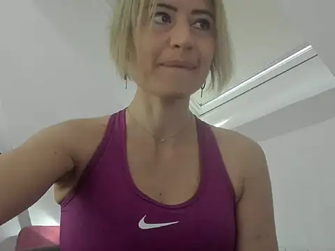 Ssoniaaa online show from 03-08-25, 02:19