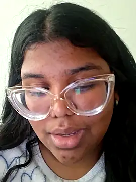 Snapshot of Delya_soloexperimento chatting on 06-22-26, 05:10 Delya soloexperimento online show from 06-22-26, 05:10