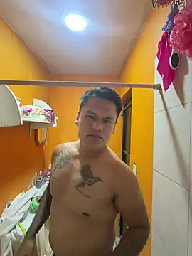 LatinoLeones online show from 08-06-26, 04:29