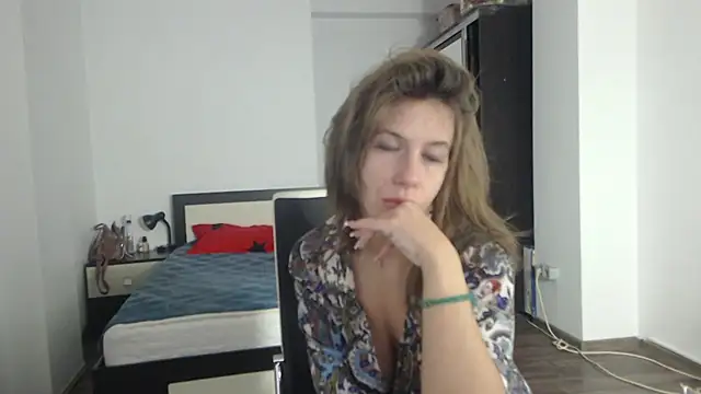 Snapshot of DedeSibel chatting on 02-28-25, 10:41 DedeSibel online show from 02-28-25, 10:41