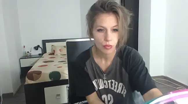 Snapshot of DedeSibel chatting on 03-20-25, 07:14 DedeSibel online show from 03-20-25, 07:14
