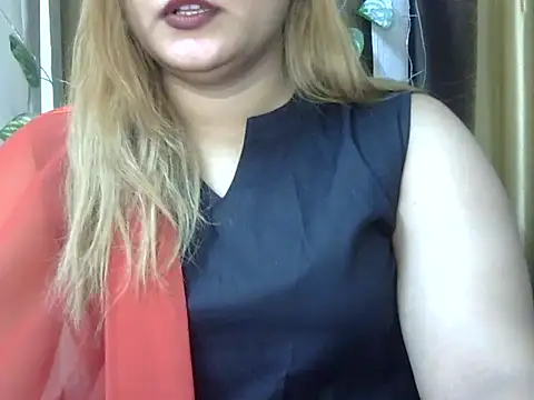 Snapshot of Sexyy_Sana chatting on 07-15-26, 05:42 Sexyy Sana online show from 07-15-26, 05:42