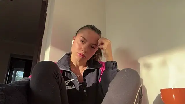 Snapshot of Monicaqte chatting on 07-18-26, 04:21 Monicaqte online show from 07-18-26, 04:21