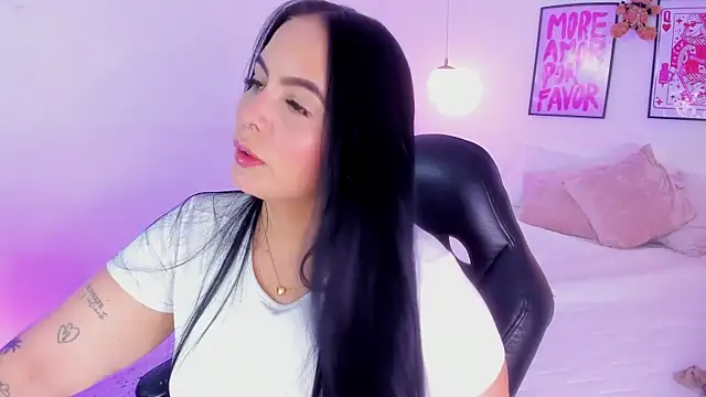 Snapshot of camilaa7 chatting on 07-04-26, 07:26 camilaa7 online show from 07-04-26, 07:26