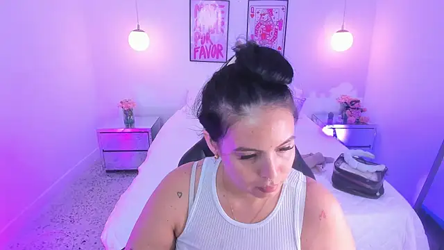Snapshot of camilaa7 chatting on 06-24-26, 07:07 camilaa7 online show from 06-24-26, 07:07