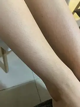 feetlilly online show from 06-22-26, 12:16