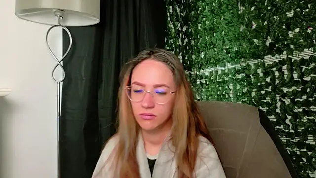 Nicole Bliss online show from 07-12-26, 07:09