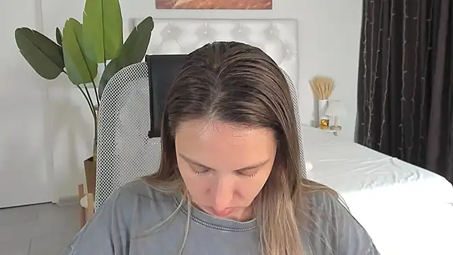 ErinWise online show from 07-19-26, 06:44