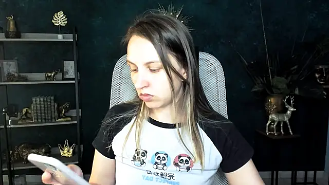 ErinWise online show from 07-18-26, 08:34