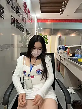 yybbmissy520 online show from 06-25-26, 02:44