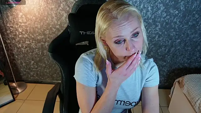AlexiaWonder online show from 08-09-26, 04:57