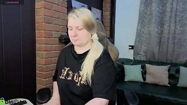 Ammy Soon online show from 06-26-26, 01:11