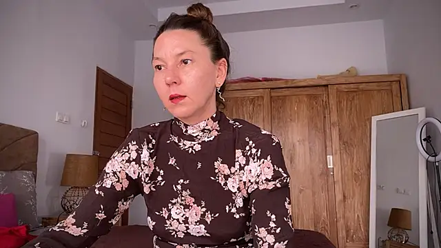 Snapshot of kittycat4you chatting on 02-17-25, 07:15 kittycat4you online show from 02-17-25, 07:15